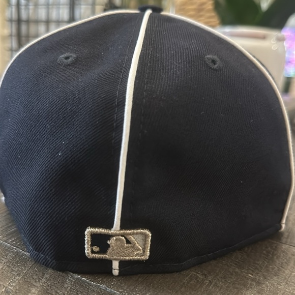 New Era Yankees Fitted 7 and 1/8 2019 All Star Game - Picture 2 of 5